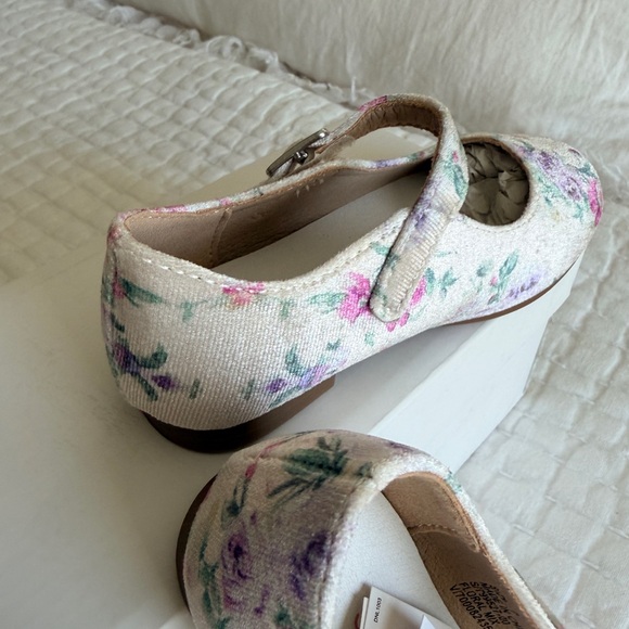 GAP x LoveShackFancy Toddler Girl 7 Mary Jane Floral Shoes NWT - Picture 11 of 15